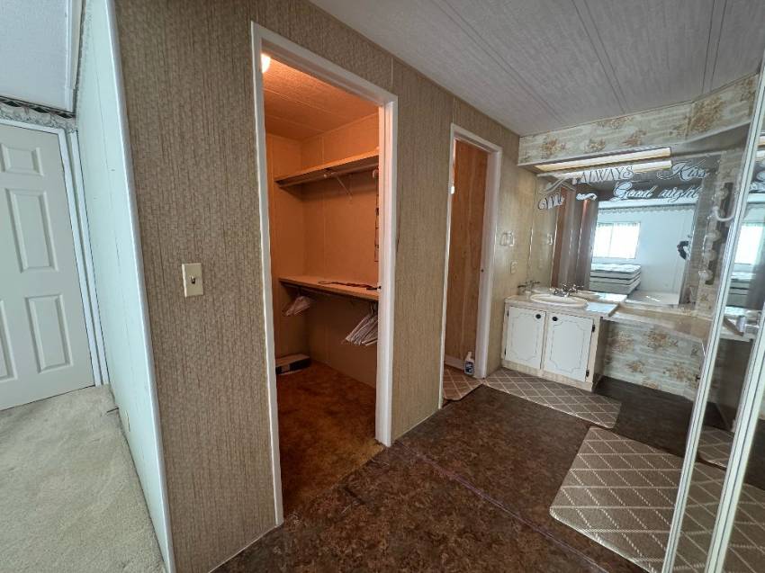 32 Ee Street a Lakeland, FL Mobile or Manufactured Home for Sale